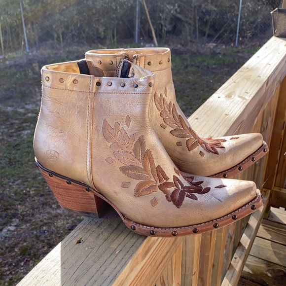 Ariat Dixon booties - Picture 2 of 8